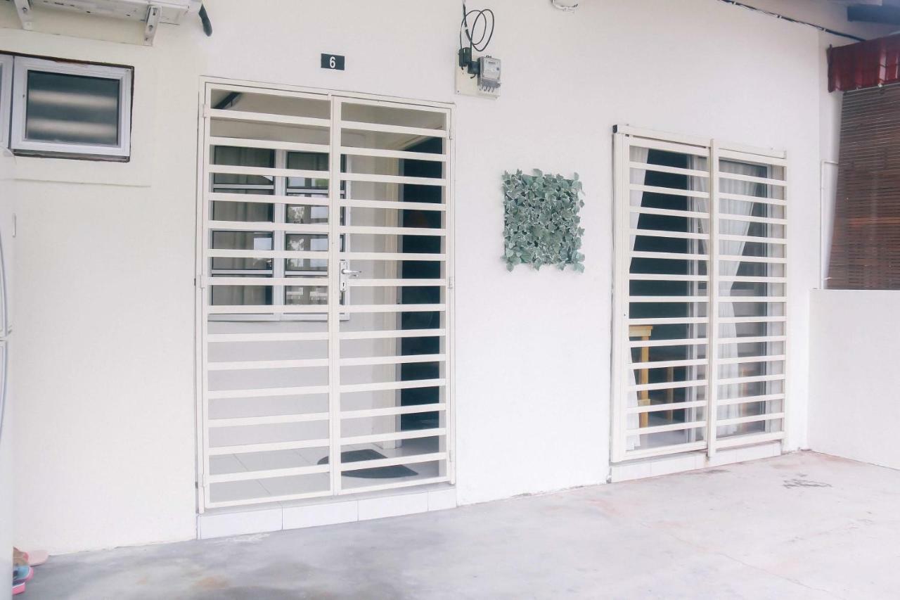Thedaun Homestay Seri Iskandar, Perak Exterior foto